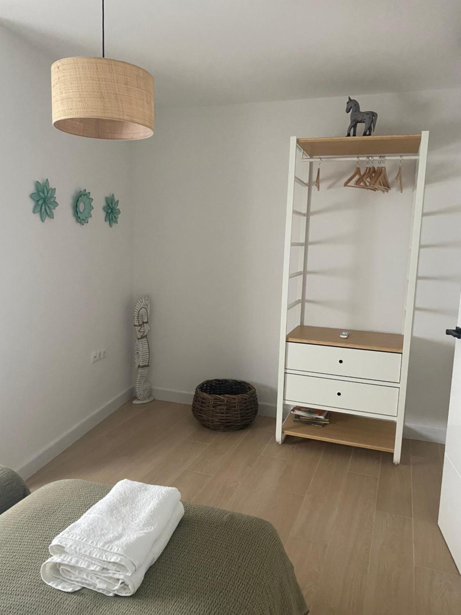 Apartamentos La Higuera 2 Rota Exteriör bild